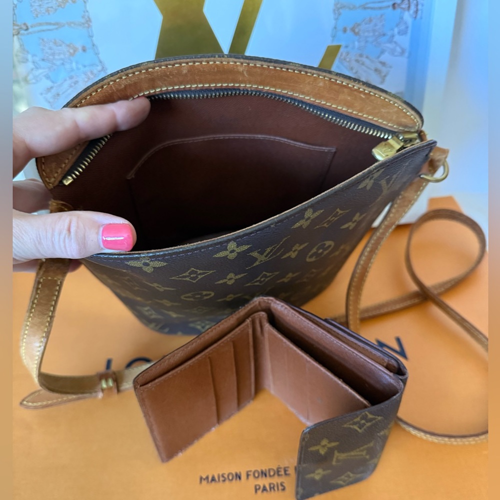 Louis Vuitton Vintage Brown Monogram Crossbody Bag & Wallet Set - Picture 5 of 16
